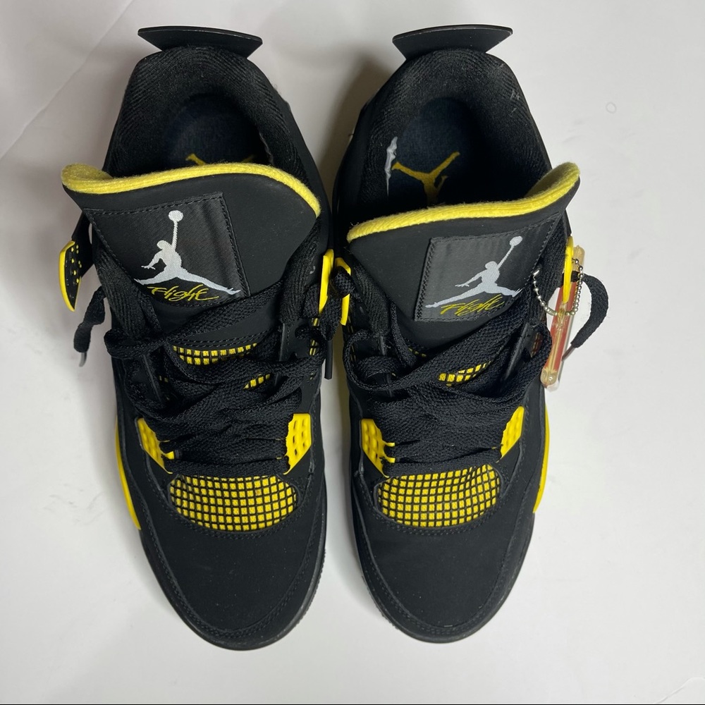 SOLD Air Jordan 4 Retro- Thunder - Picture 2 of 6